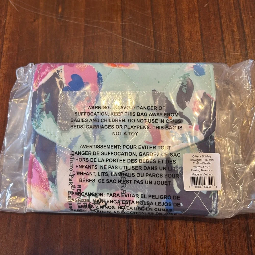 Vera Bradley Tri fold‎ wallet - Picture 6 of 9